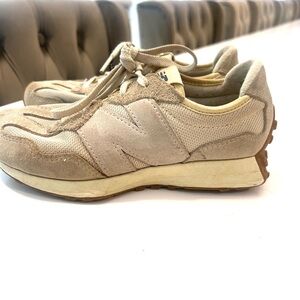 New Balance 327 girls Light Tan Athletic Shoes size 1.5